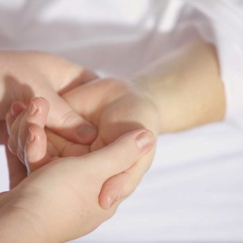 reflexologia, massagens nas mãos